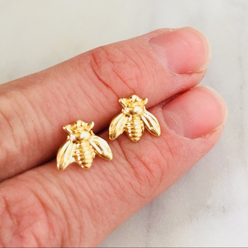 Delicate 18K Gold Plated Bee Studs - Picture 3 of 4